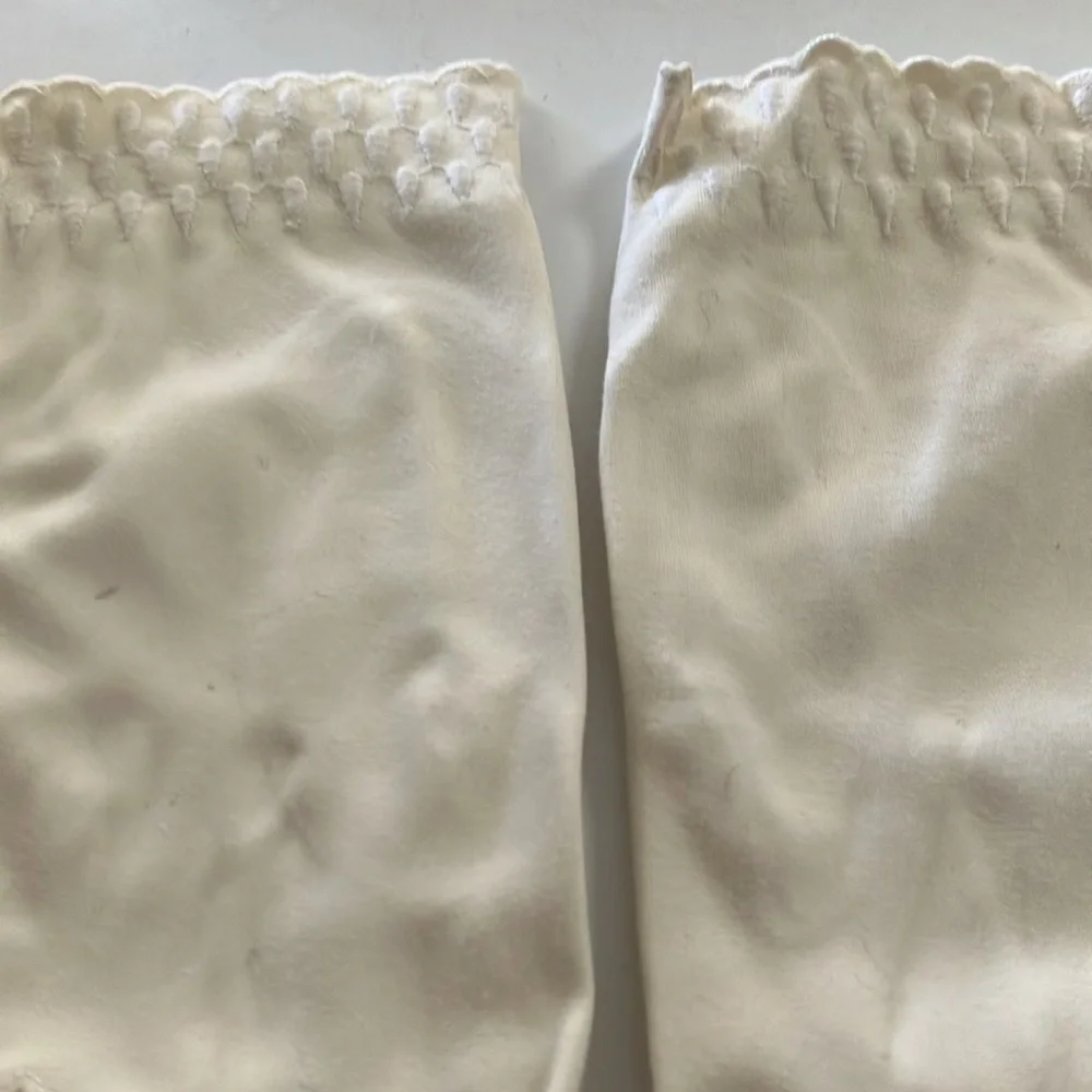 FINAL MARKDOWN Ladies vintage gloves